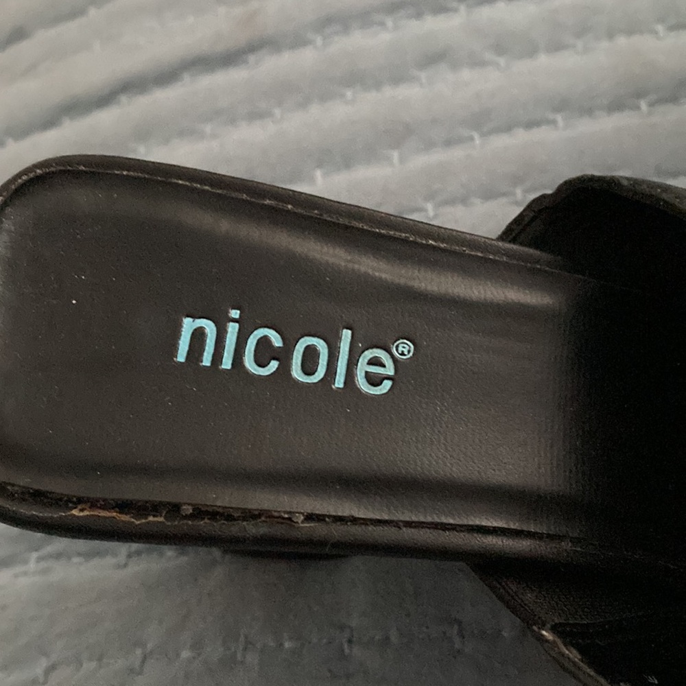 Shoes - Picture 2 of 4
